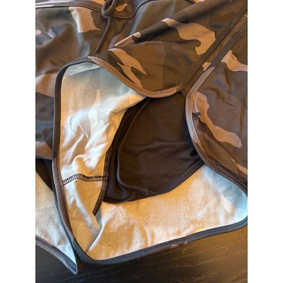 Athleta XL Womens Camo Athletic Shorts With Inner Lining & Drawstring - Picture 4 of 4